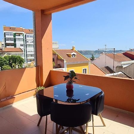 Apartamento Relax In Lisbon For 4 People With Terrace And Parking Exterior foto