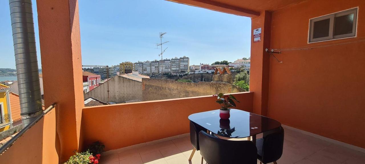 Apartamento Relax In Lisbon For 4 People With Terrace And Parking Exterior foto