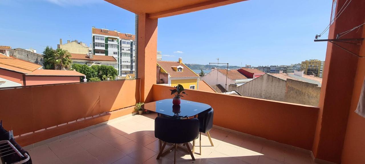 Apartamento Relax In Lisbon For 4 People With Terrace And Parking Exterior foto